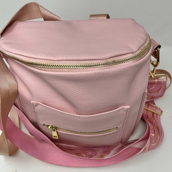 Fawn Design Diaper bag in Vegan blush pink backpack or a messenger bag - Picture 3 of 16